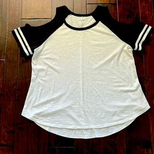 Maurice’s tshirt size 1 shoulder cutouts